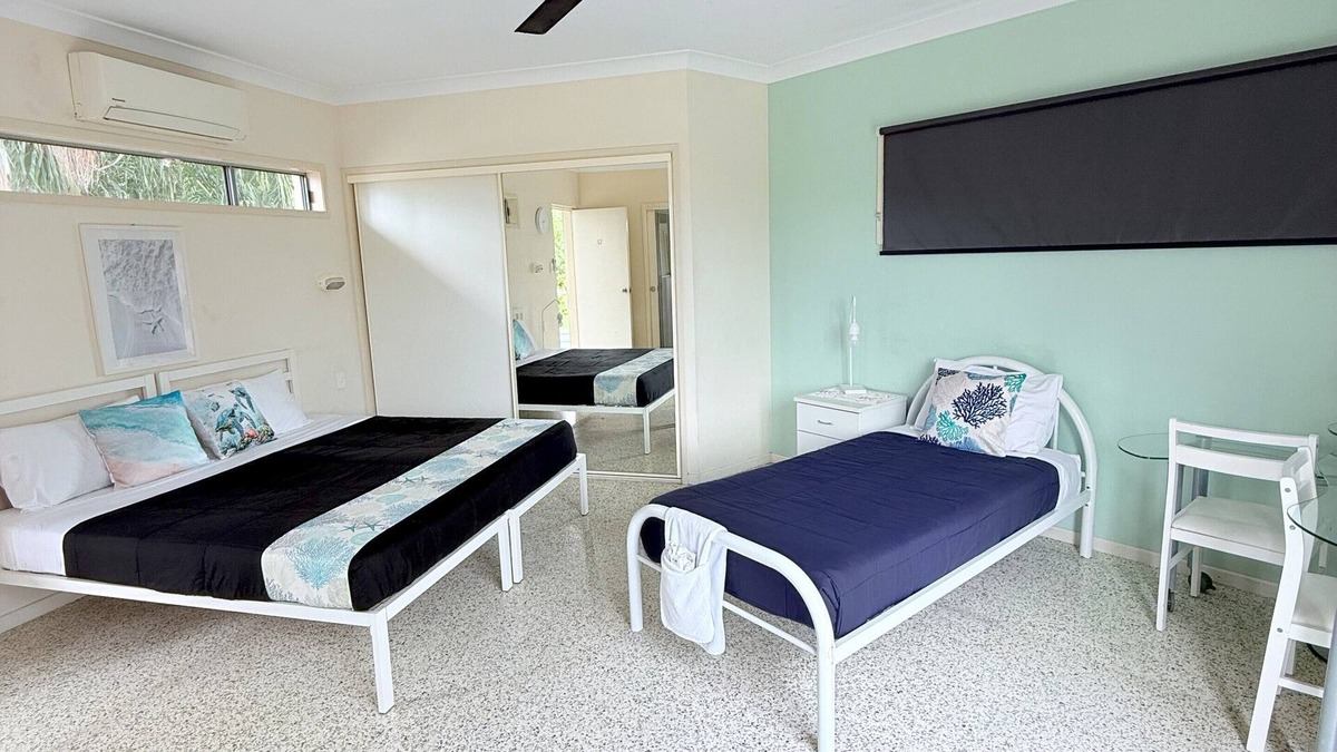 Emu Park Apartment | Emu Park Beach resort. Family Rooms for 3 guest.