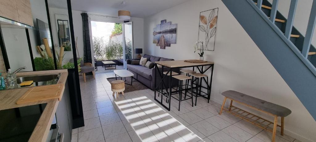 Surgeres Apartment | En hypercentre, appart avec terrasse entièrement rénové - Netflix - Amazon Prime - Le Nature Zen