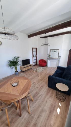 Pelissanne Apartment | En plein coeur de Pélissanne - 55 m2 rénovés - Avec Parking