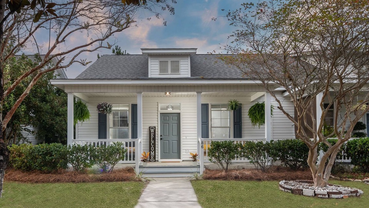 Old Town Bluffton House | Encanto of the Lowcountry in Old Town Bluffton