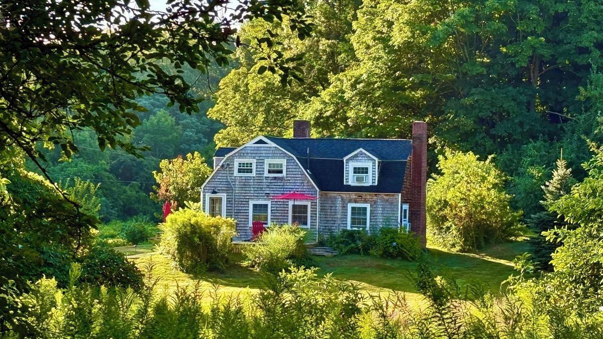 Framingham Cottage | Enchanted Cottage on 5 Acresnn