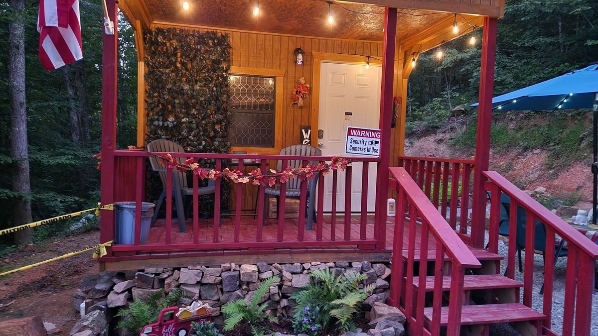 Andersonville Cabin | Enchanted Forest tiny house mountain views remote private Norris Lake 2.7 miles