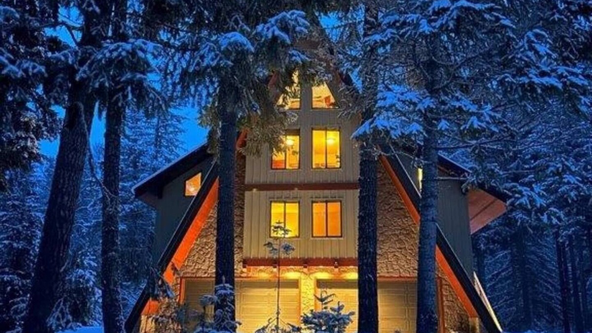 Easton Cabin | Enchanted River A-Frame, a secluded retreat with game room, hot tub & yard games
