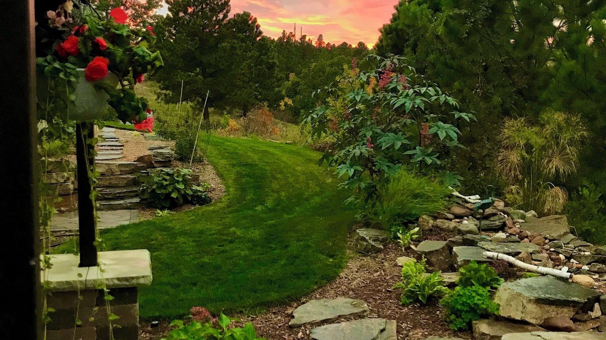 Rapid City House | Enchanted Studio & secluded outdoor patio oasis with gorgeous views