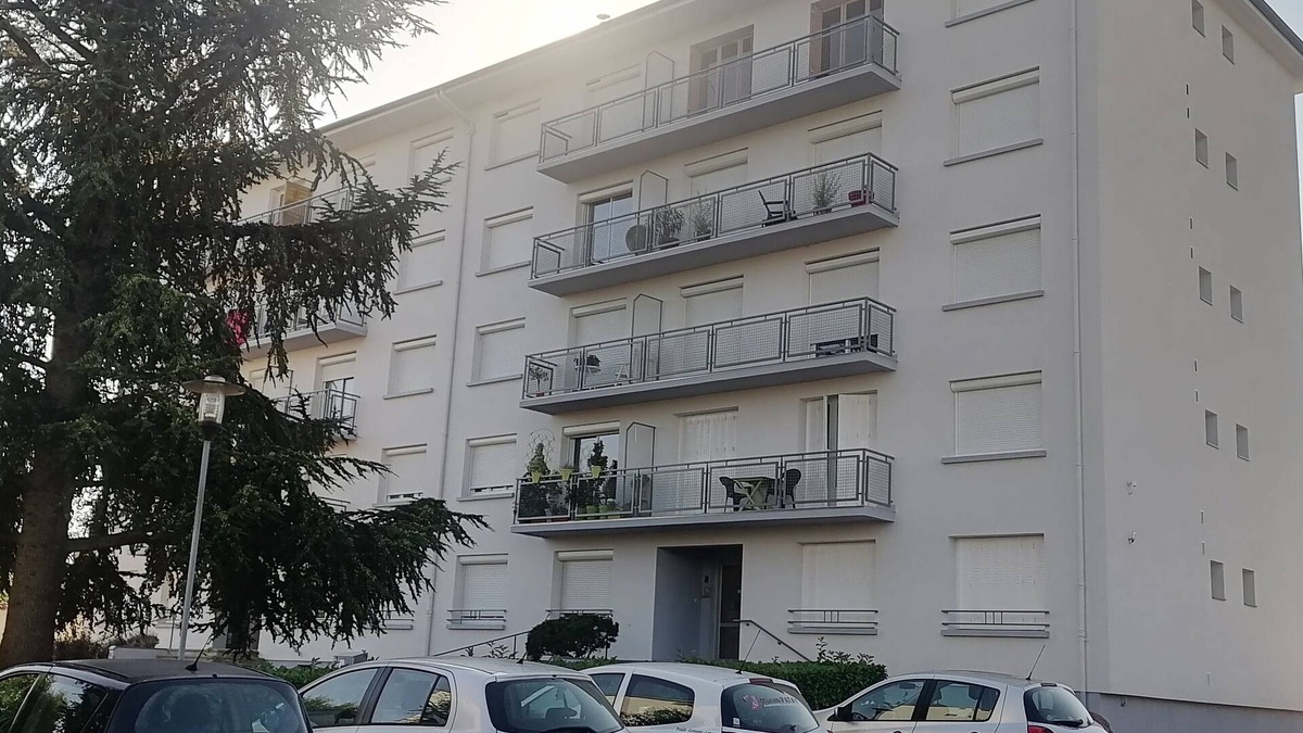 Roanne Apartment | Enchanting 1-bedroom apartment in Roanne with WiFi access