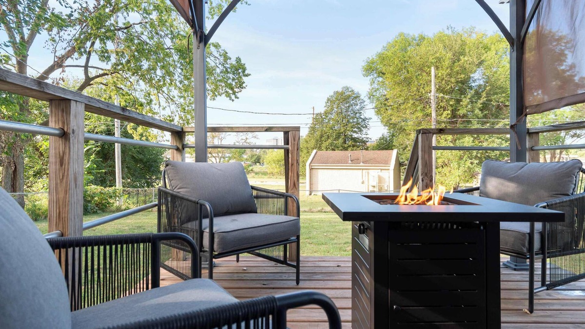 Omaha House | Enchanting 3BR Cottage, Close to Downtown!