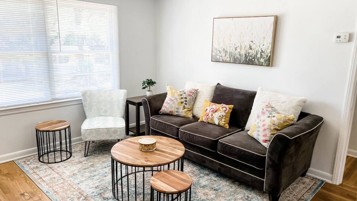 Abercorn Heights Apartment | Enchanting Apt, ideal for long stays, Savannah!