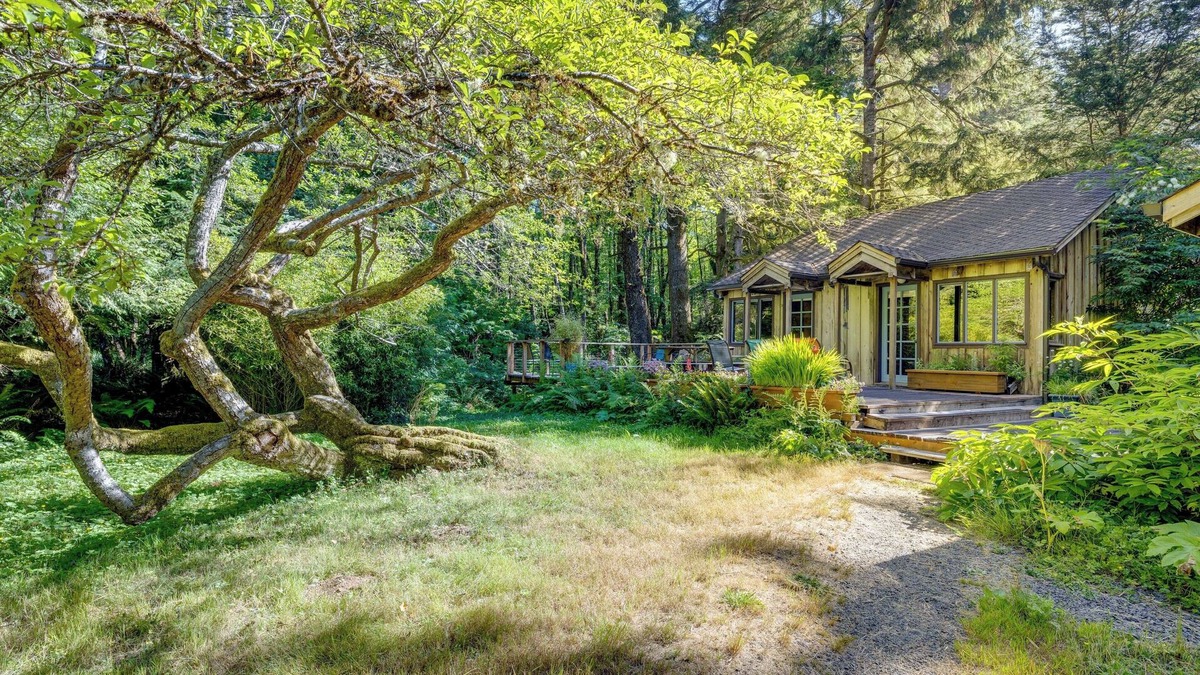 Arch Cape Cabin | Enchanting Arch Cape Retreat w/Hot Tub, Fireplace