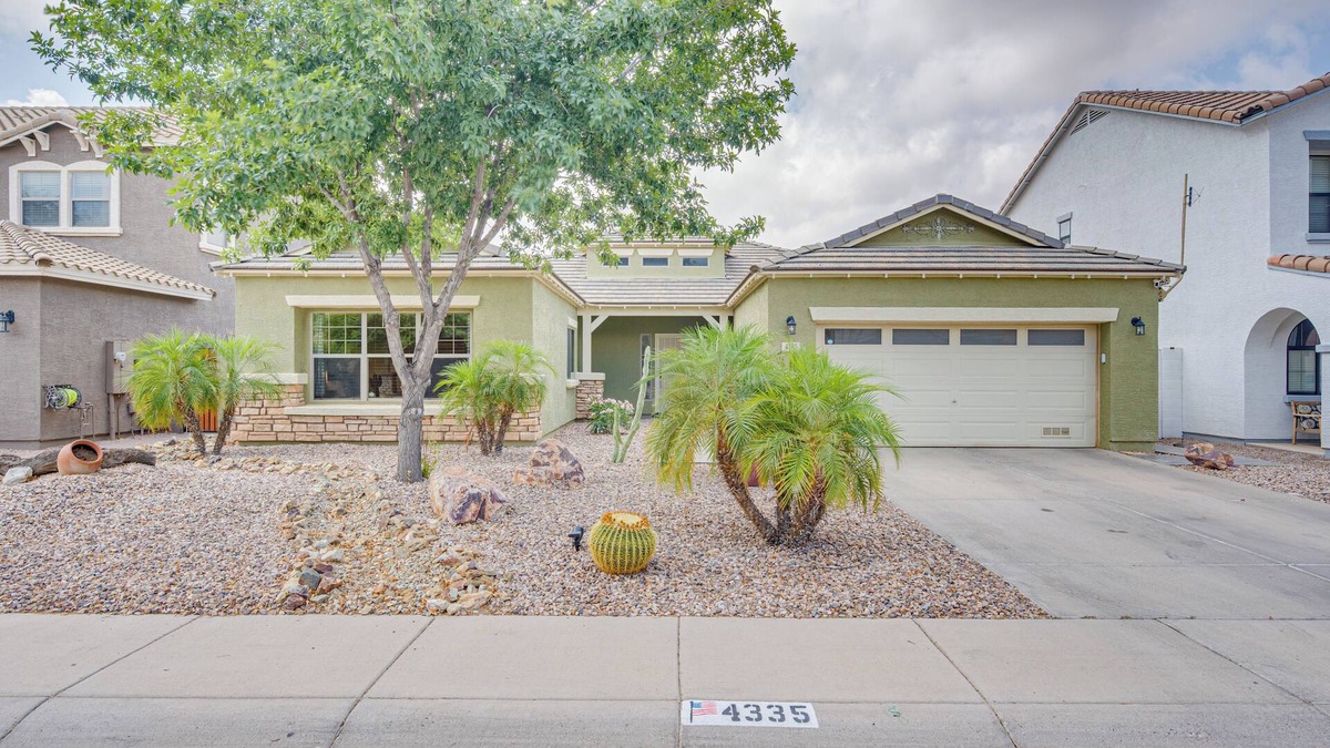 Laredo Ranch House | Enchanting Arizona home with pool & hot tub