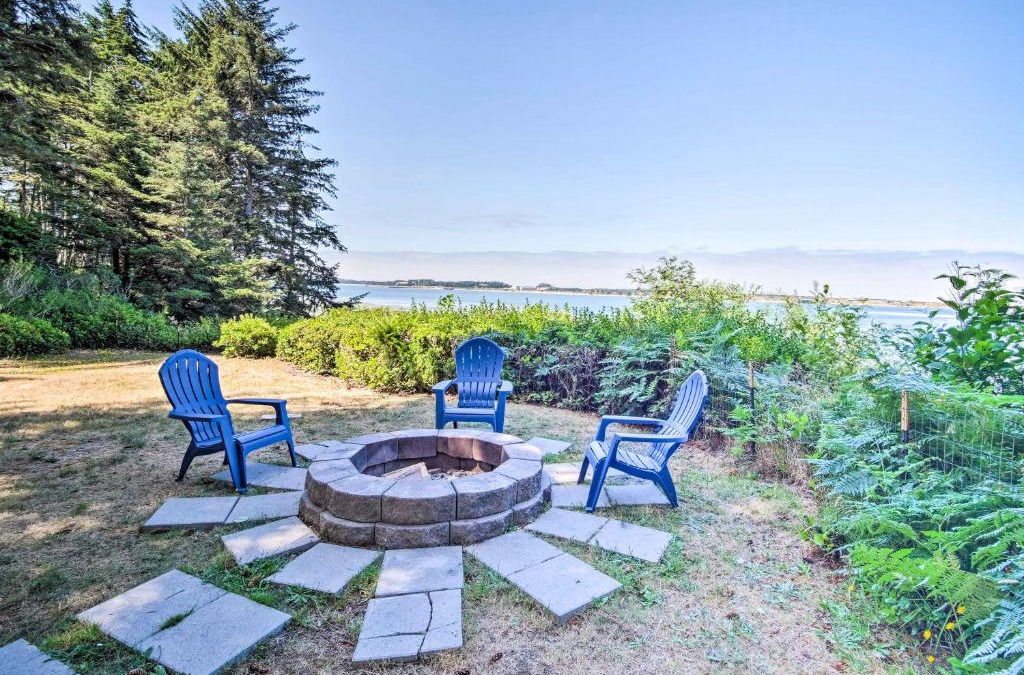 Coos Bay House | Enchanting Coos Bay Sanctuary with Lush Views!