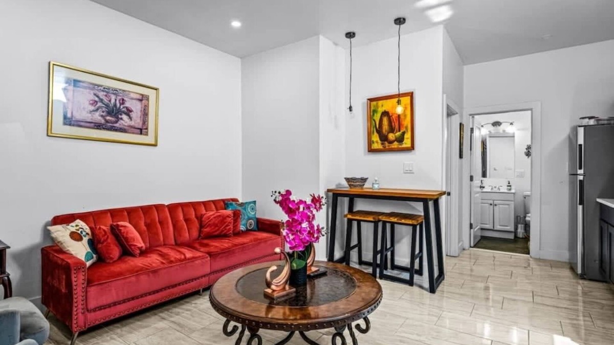 Delair Apartment | Enchanting FREE Private Parking!
