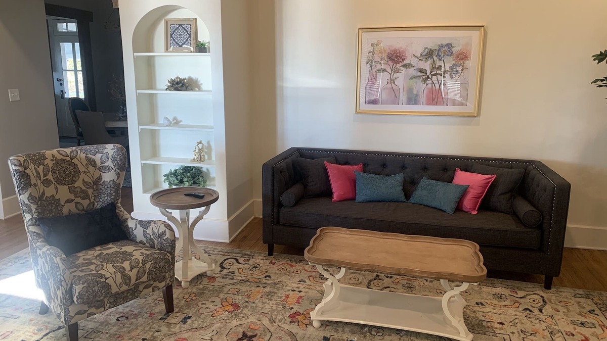 Newburgh House | Enchanting historical home with River View
