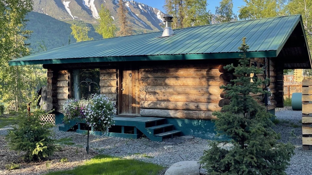 Cooper Landing Cabin | Enchanting Kenai River Retreat