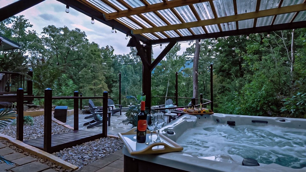 Cosby Cabin | Enchanting Mountain ZEN Retreat Oasis Spa Hot Tub- Fire Pit - DOGS-VIEWS