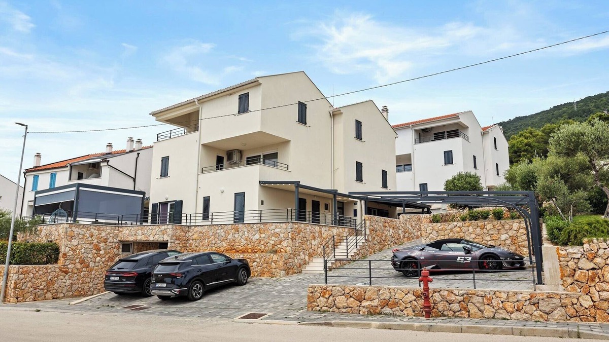 Cres Apartment | Enchanting Summer Apartment with Sea View