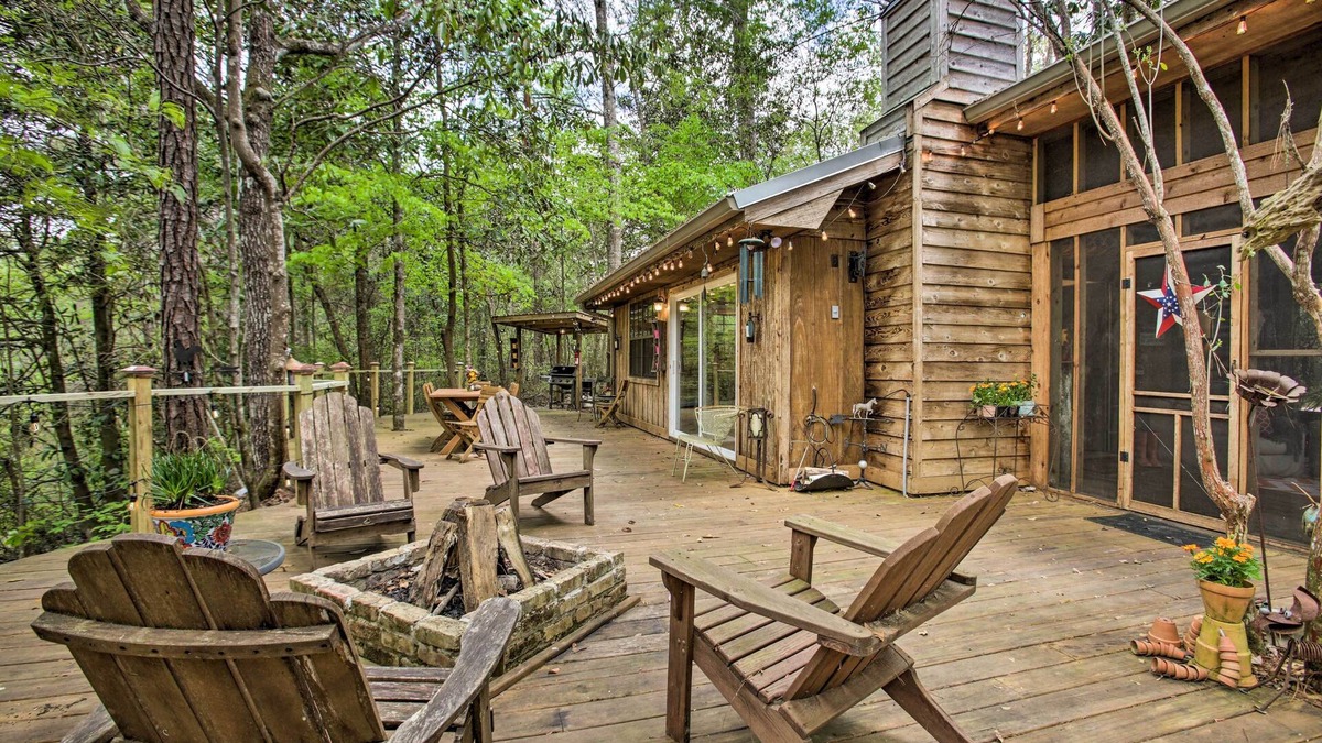 Kiln Apartment | Enchanting 'Whitney Cabin' w/Beach & Creek!