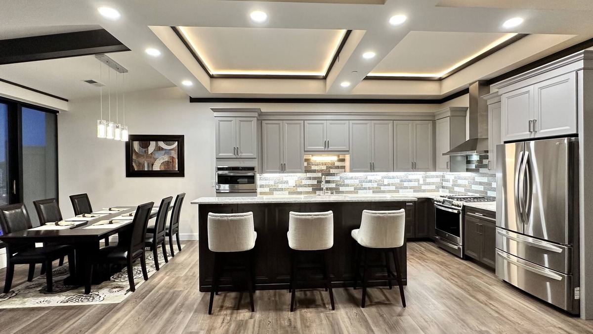 Ashland Condo | Encore Suite 1 @ The Skytower Penthouse