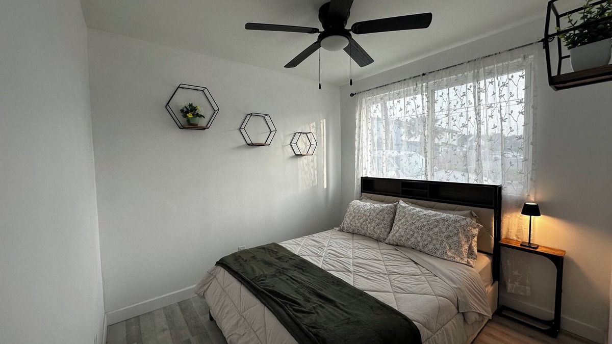 Paramount Apartment | End of Summer Sale! Pet Friendly!