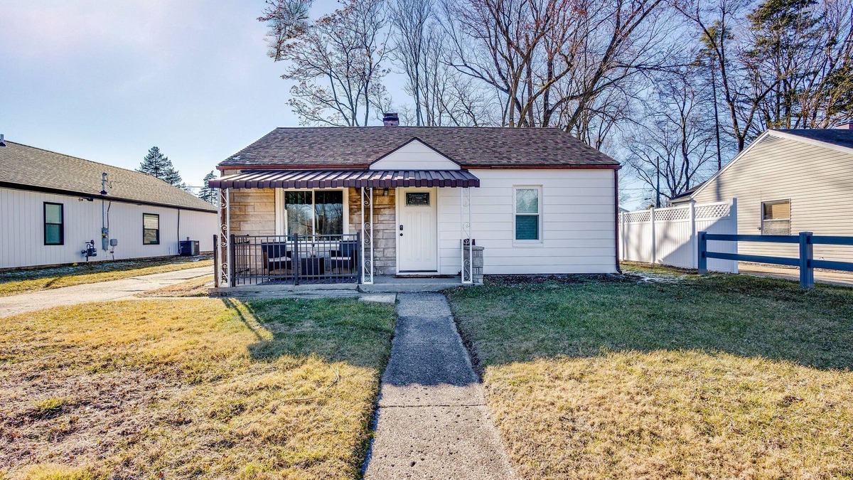 Wooded Estates House | End Zone Escape<>2BR house 1 mile to ND Stadium!