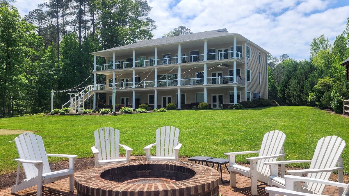 Timber Creek House | 🌅 Endless Summer-Sleeps 36-Movie Theater/Hot Tub/Game Room/New Boathouse 🌅