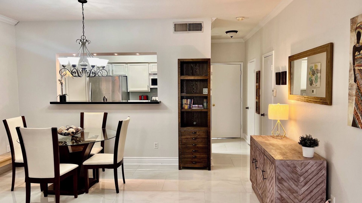 Briarforest House | Energy Corridor - long term rental. Utilities included!