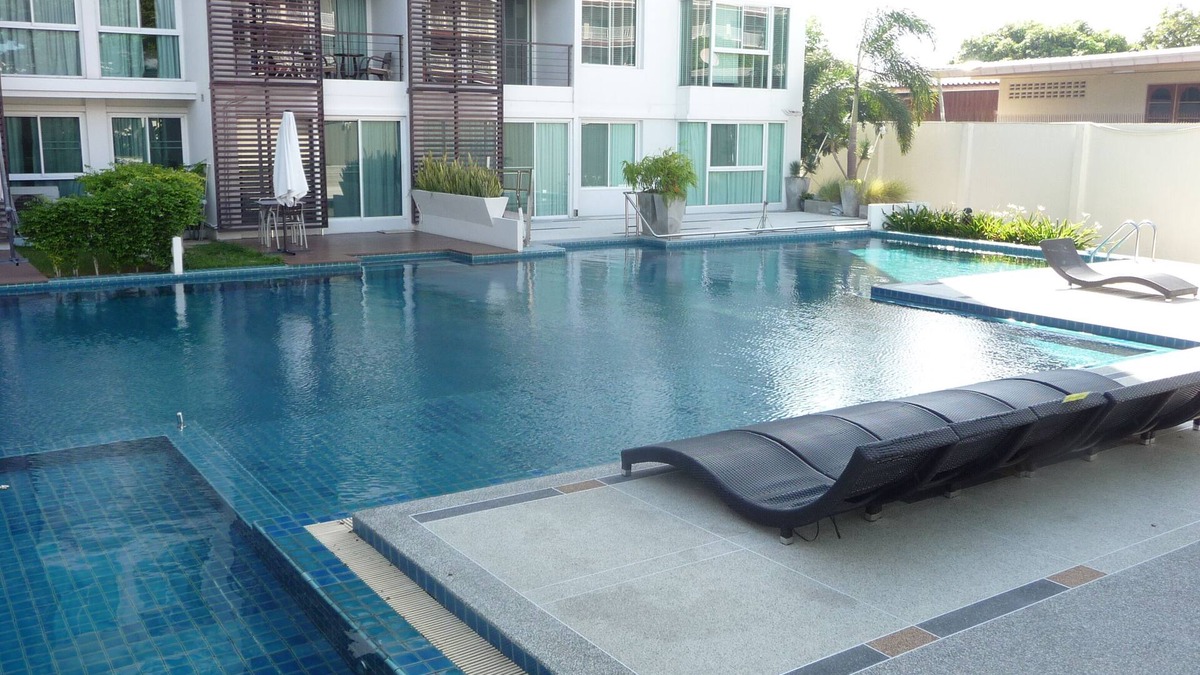 Hua Hin Condo | English owned pool view condo, now with personal internet for multi users.