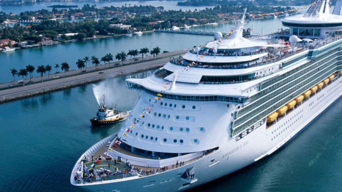 Miami Springs Hotel | Enjoy a Hassle-Free and Suiting Stay! Onsite Pool, Minutes to Marlins Park