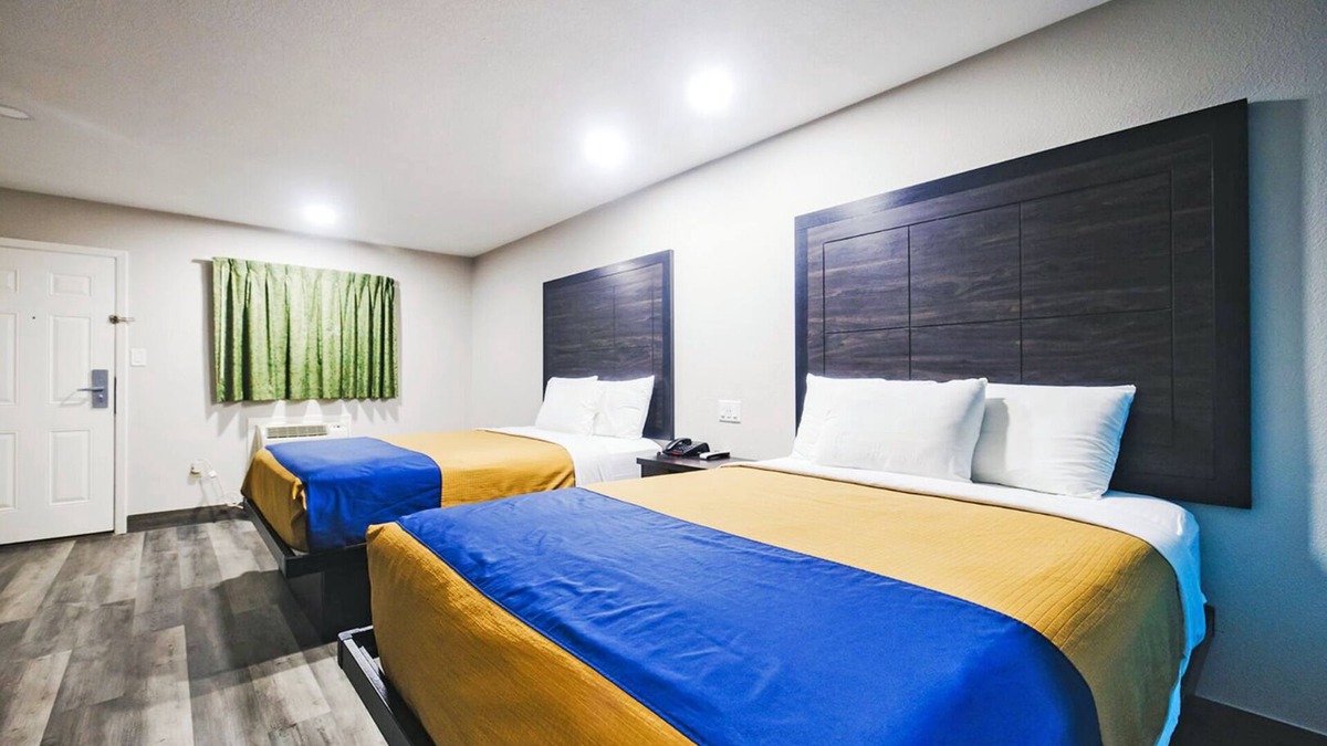 Wharton Hotel | Enjoy a Hassle-Free stay! Free Breakfast Near the Wharton County Museum