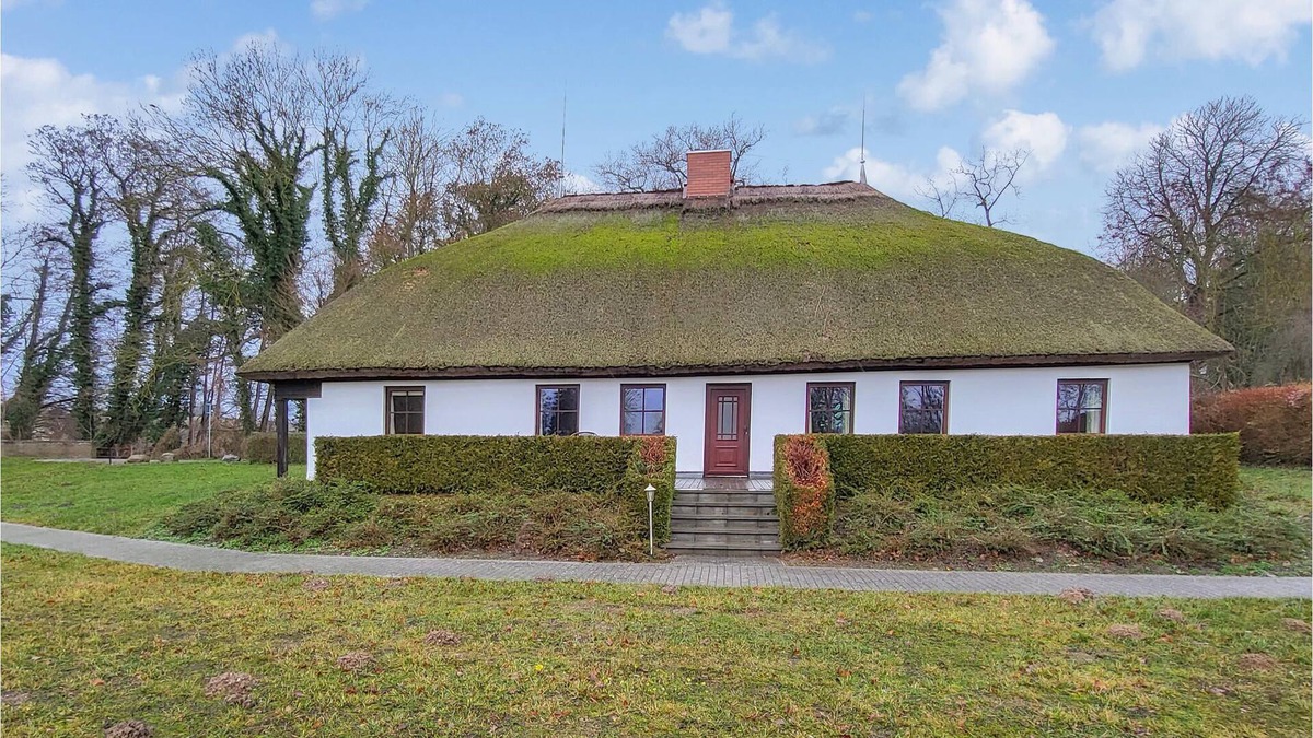 Buelow Apartment | Enjoy a magnificent landscape panorama in this beautiful vacation home.