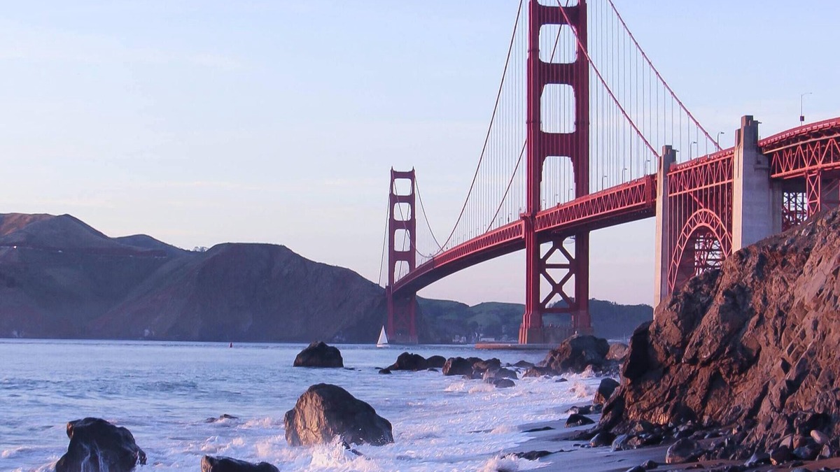 The East Side Apartment | Enjoy a relaxing stay in the Bay Area