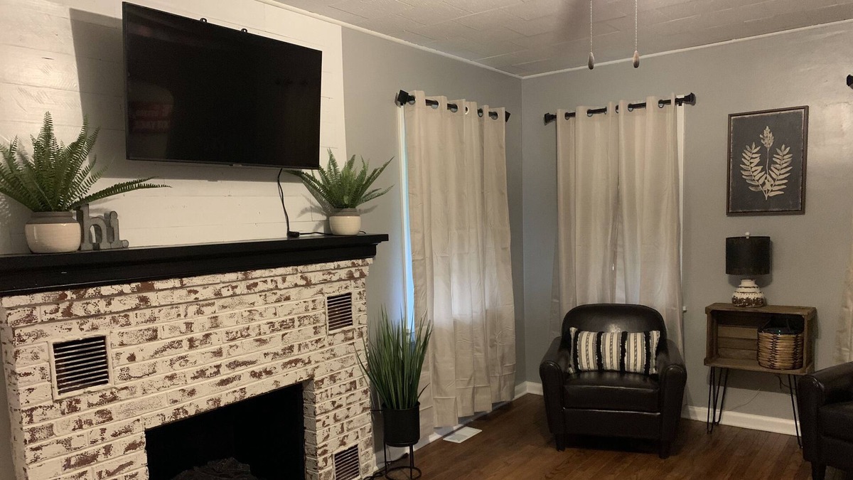 Owensville House | Enjoy a small town stay at The Brick Cottage in Owensville!