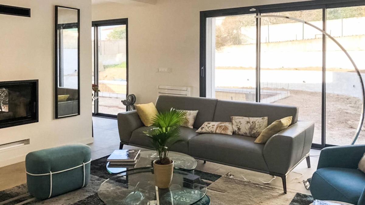 16th Arrondissement House | Enjoy a wonderful vacation in this beautiful vacation home with pool.
