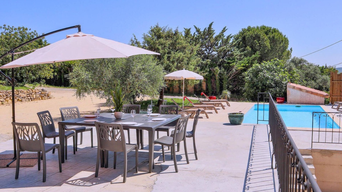 Balazuc House | Enjoy a wonderful view of the countryside in this comfortable vacation home with pool!