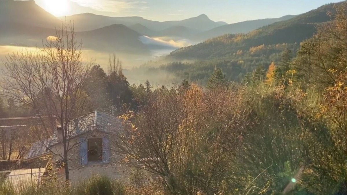 Saint-Andre-les-Alpes Villa | Enjoy an authentic Provencal cabanon set in a hectare with a magnificent view!