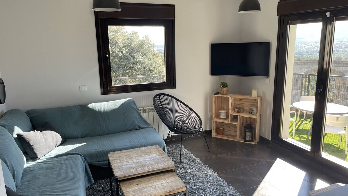 Miraflores de la Sierra House | Enjoy nature, incredible views, and disconnect with the sound of the river