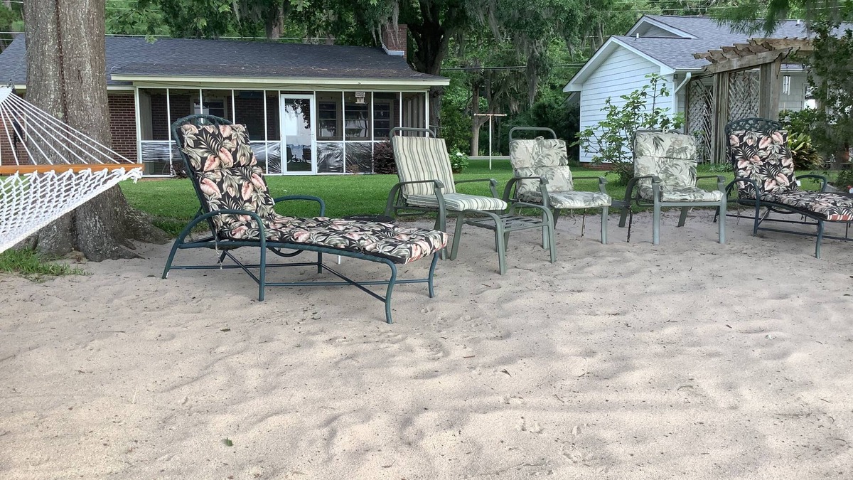 Lake Waccamaw Cottage | Enjoy Lake Waccamaw in a cozy cottage steps from the lake.