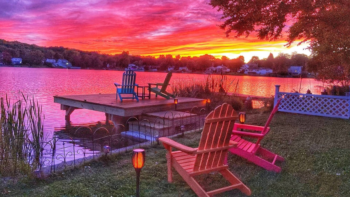 Plymouth Cottage | Enjoy Lakefront Sunsets in Cozy 2BR Cottage Escape