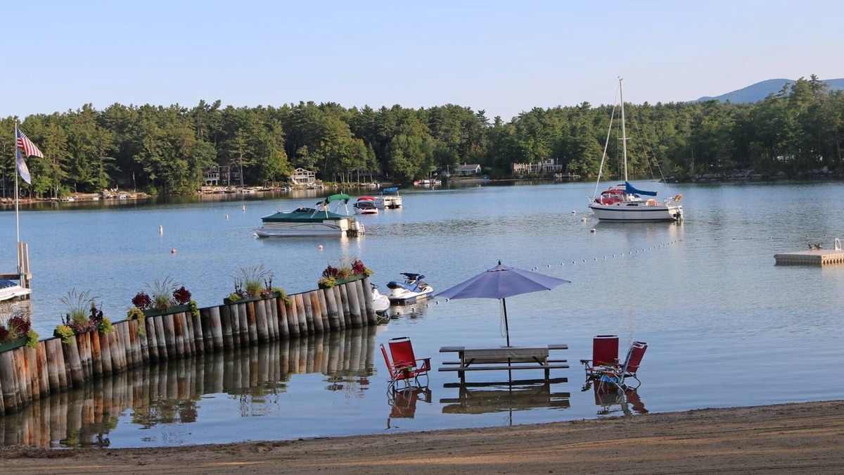 Moultonborough House | Enjoy Long Island in NH