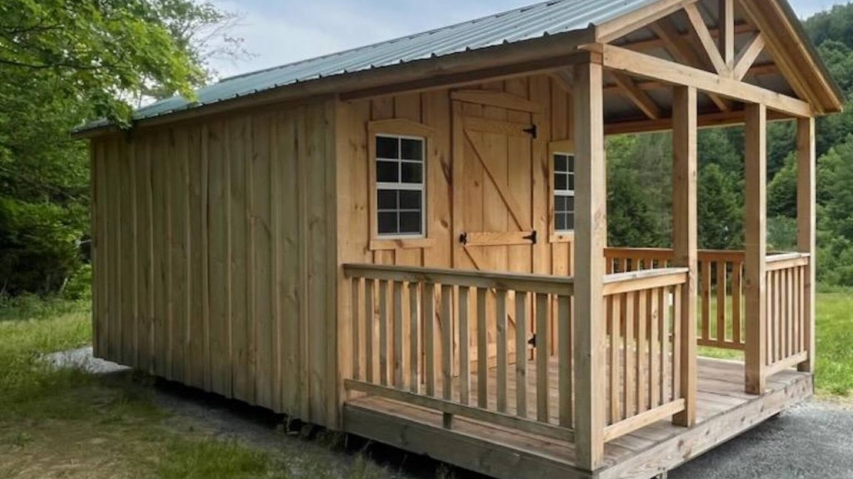 Fletcher Cabin | Enjoy nature in a cabin getaway, wildflowers, lush fields and maple woods trails