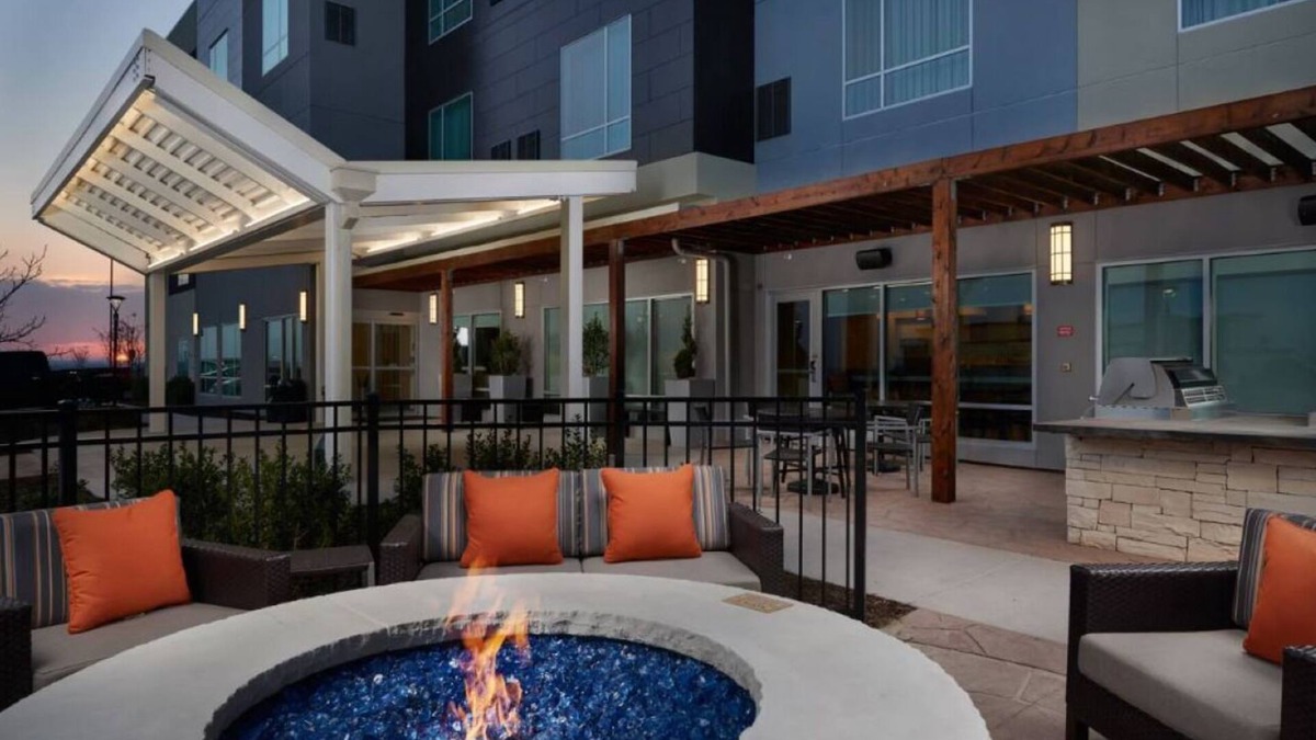 Lake Worth Hotel | Enjoy Outdoor BBQs & More from Your Comfortable Queen Suite - 2 Units