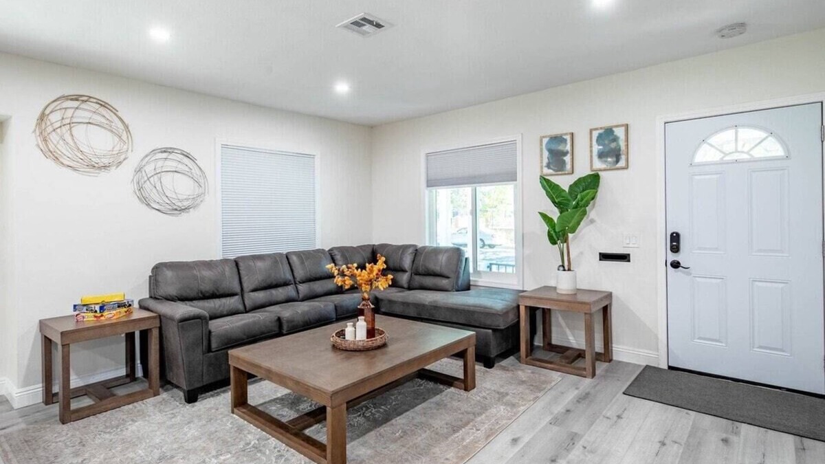 North Central House | Enjoy & Relax in this U · Enjoy & Relax in this Unique Pasadena Home