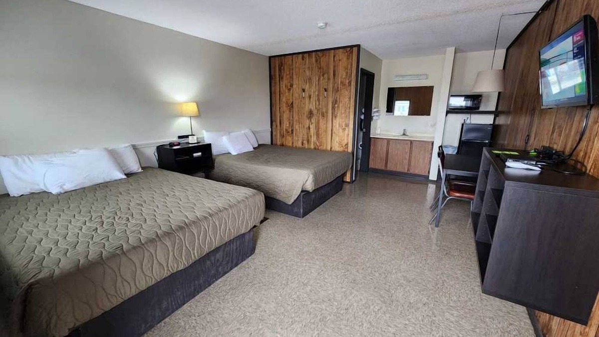 Warsaw House | Enjoy Room w/Access to Refreshing Pool, Golf Cart Rentals & Outdoor Fun