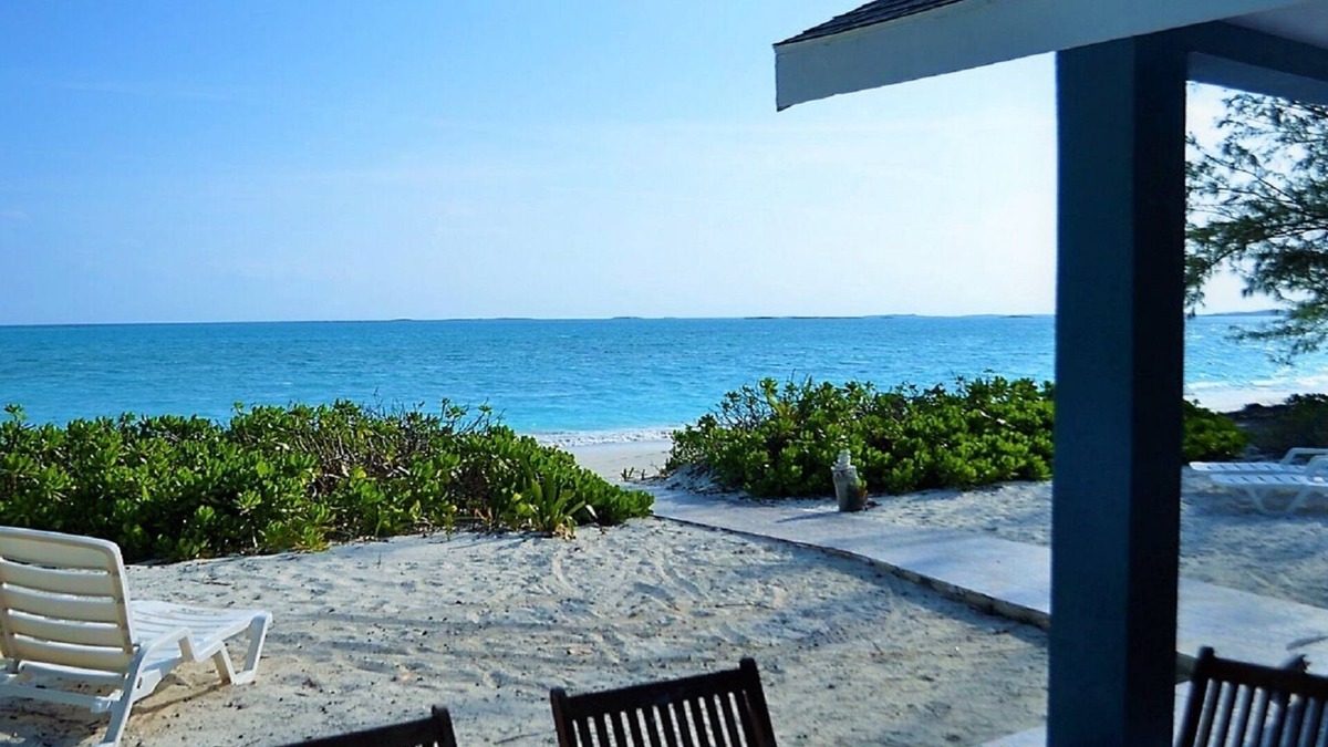 Great Exuma House | Enjoy the most beautiful beach on the Island! Steps from amazing white sand.