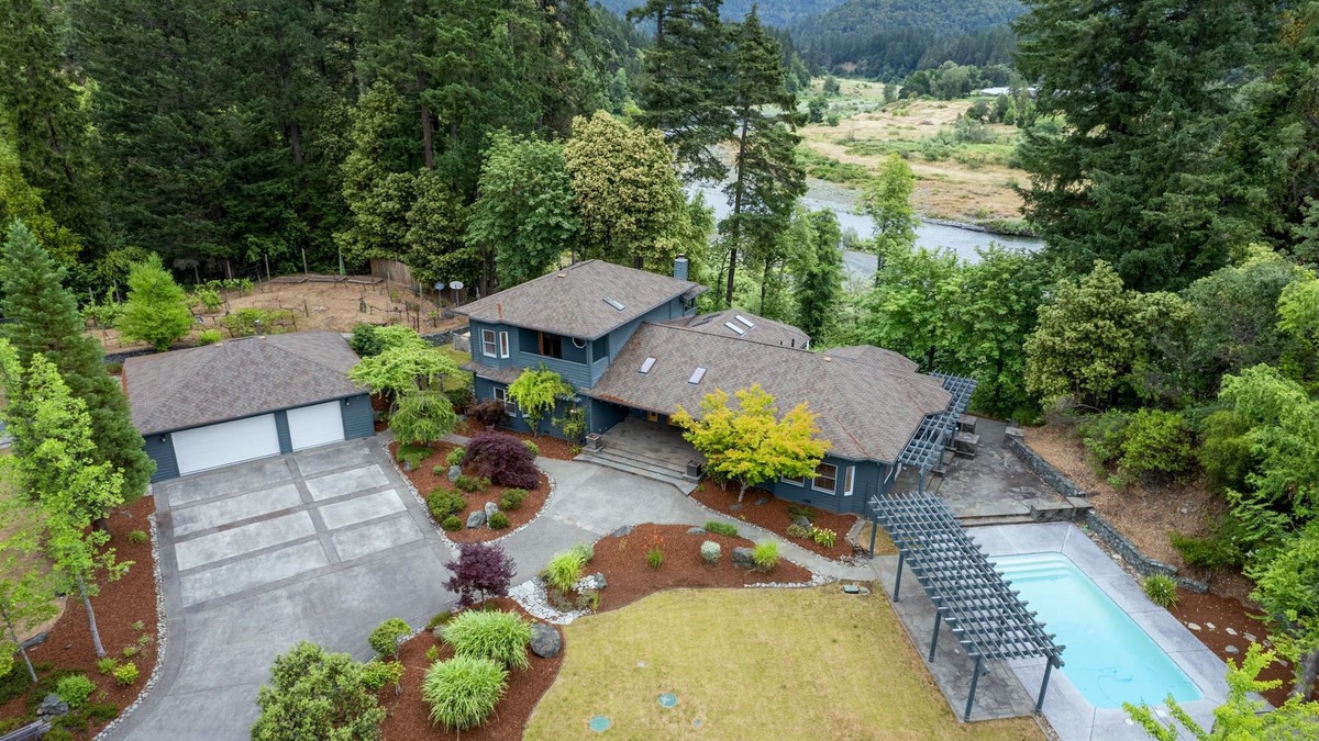 Willow Creek Apartment | Enjoy the Serenity on this 5-acre multi-unit Estate with 1 bdr suite pool house