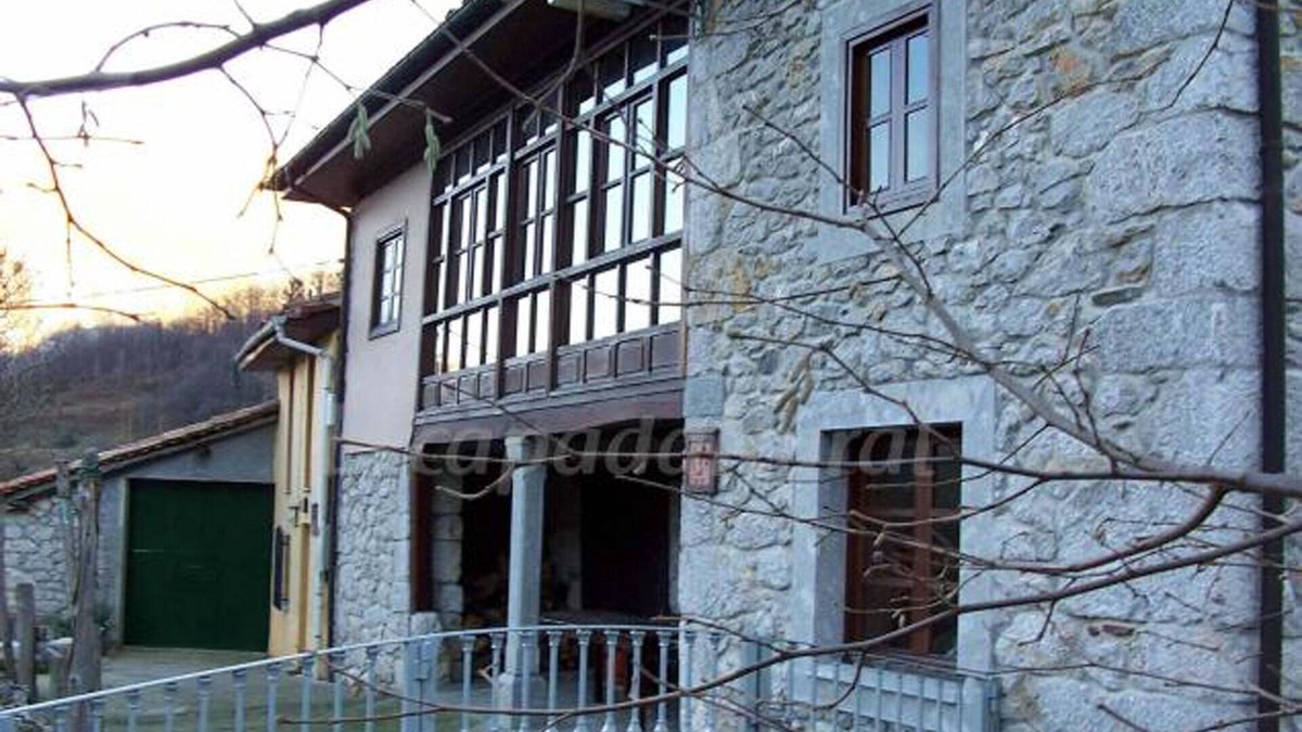 Ponga House | Enjoy the views of the Taranes Valley from La Tanda