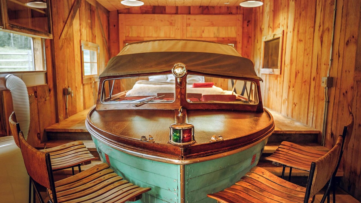South Londonderry House | Enjoy this authentic and cozy VT Barn with Brand New Hot Tub