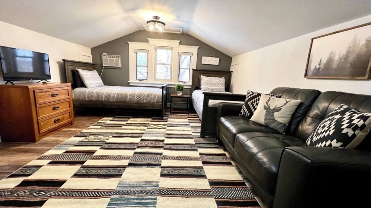 Ouray Condo | Enjoy this Private & Centrally Located 2 bed/2 bath Loft