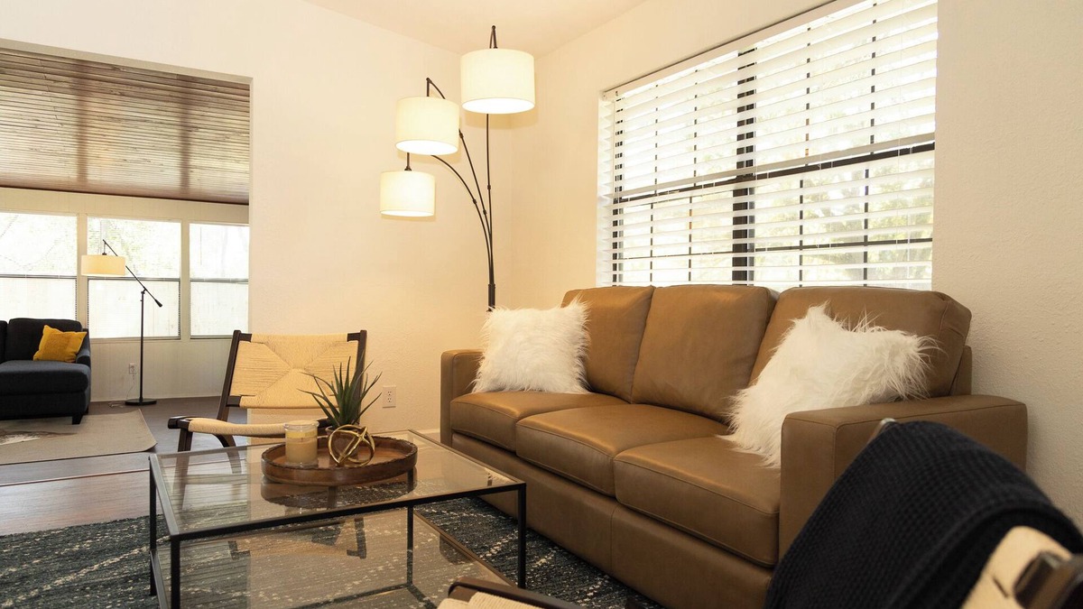 Fellowship House | Enjoy this stylish equestrian retreat, located less than five minutes from WEC.