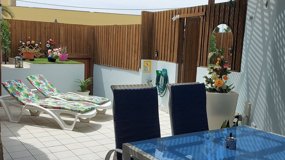 Tarajalillo House | Enjoy your Privacy in this 2-Bedroom Holiday Home in Bahía Feliz with Terrace