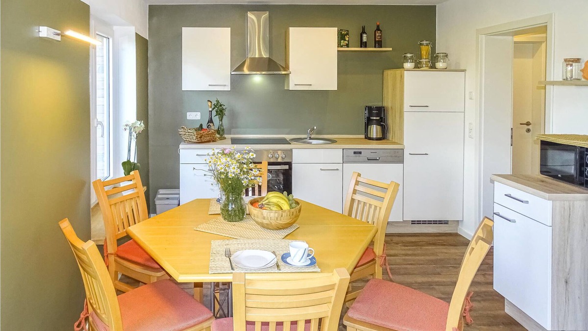 Testorf-Steinfort House | Enjoy your vacation in Mecklenburg-Vorpommern, between Schwerin and Wismar. The modernized semi-deta